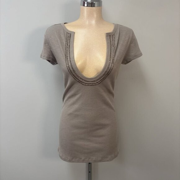 Nevada Shirt Medium Long Baby Tee Beaded Ribbed Scoop Plunge Neck Jersey Knit - Picture 1 of 9